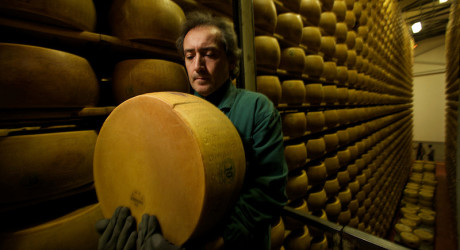Необычные банки мира: сырный банк в Италии