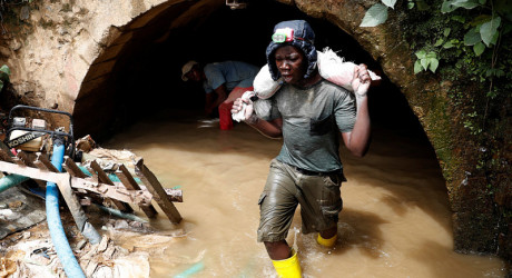 Незаконная добыча золота в Конго
