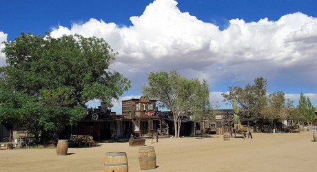 Pioneertown – голливудские декорации, которые превратились в настоящий город