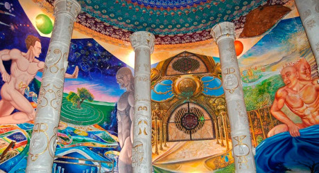 Невероятный «Храм человечества» в недрах итальянских Альп