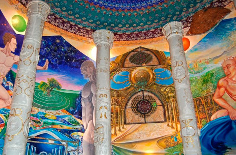 Невероятный «Храм человечества» в недрах итальянских Альп