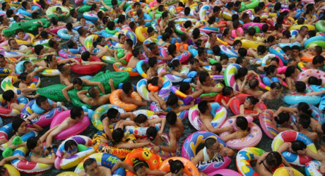 Шокирующие фото из китайских аквапарков