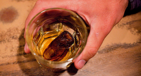 Sourtoe – коктейль с отрубленным человеческим пальцем, который можно попробовать в Канаде