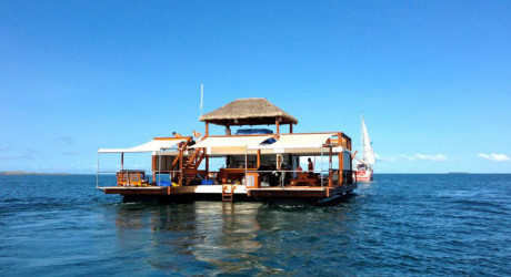 Удивительный плавучий бар Cloud 9