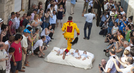 Бэби-джампинг в Испании или Ну, очень странные испанцы...