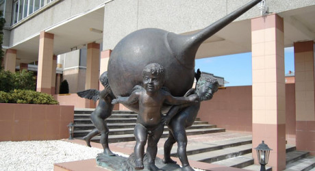 Приготовьте ваши фотоаппараты – самые оригинальные памятники