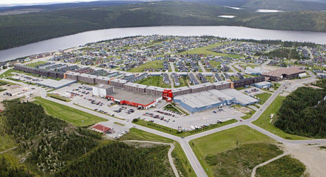 Фермон – канадский город, окруженный необычной стеной от ветра