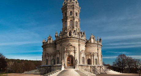 Уникальная православная церковь Знамения в Дубровицах