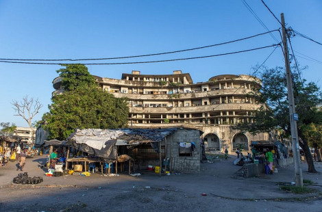 Сквоттеры отеля «Гранд Бейра» в Мозамбике