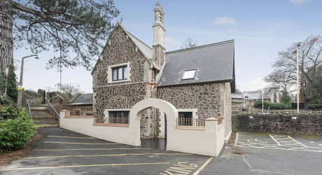 Частный отель в Англии, который стоит буквально на железнодорожных путях