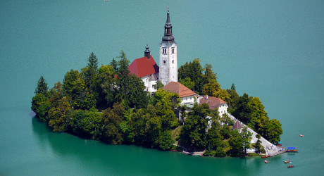 Остров Блед в Словении – единственный естественный остров страны