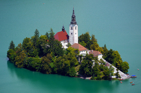 Остров Блед в Словении – единственный естественный остров страны