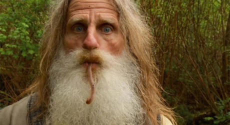 «Босоногий Сэнсэй» – бывший морской пехотинец из США, который живет в лесу и чистит зубы шишками