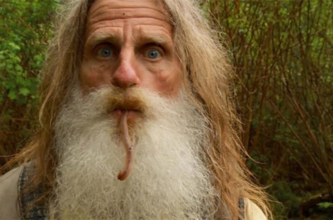 «Босоногий Сэнсэй» – бывший морской пехотинец из США, который живет в лесу и чистит зубы шишками