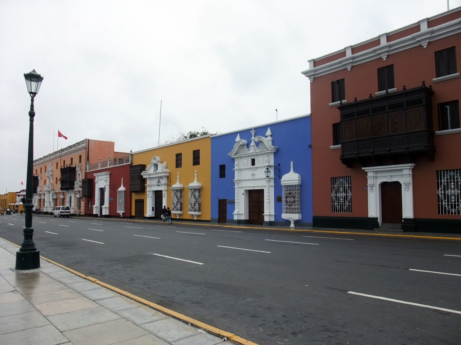 Колониальные здания в Трухильо – фотографии Перу