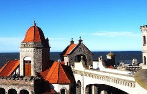 Крыши домов местной архитектуры. Мар Дель Плата. Аргентина. – фотографии Аргентины