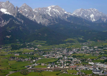 Горная цепь Альп и Зальфельден. Австрия – фотографии Австрии