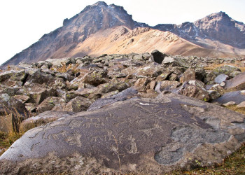 Петроглифы Ухтасара (Ughtasar Petroglyphs). Фото 14 – фотографии Армении