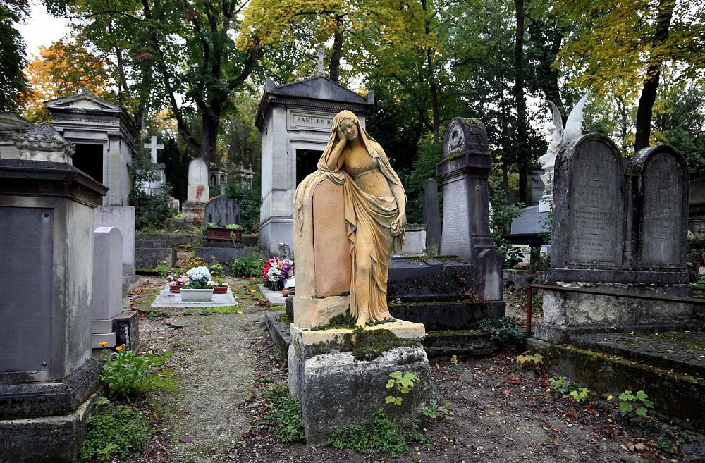Неординарное кладбище Пер-Лашез в Париже – фотографии Франции