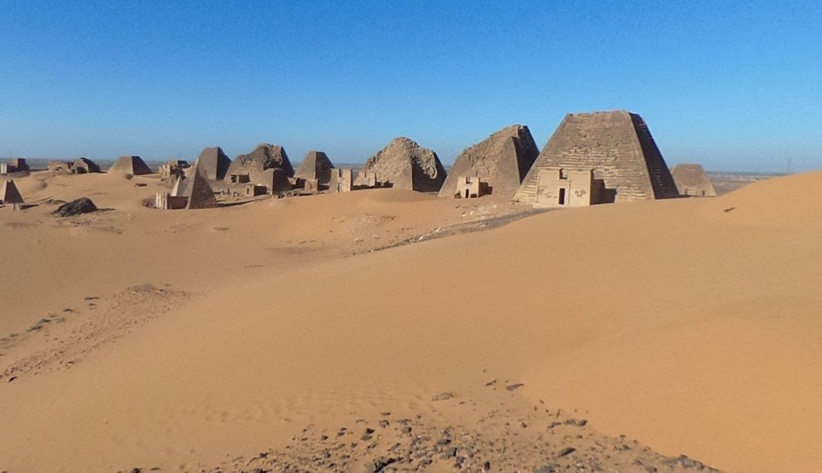 Пирамиды Мероэ 2 – фотографии Судана