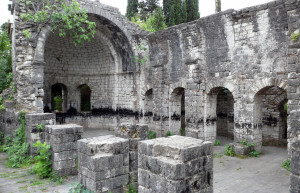 Древний храм Цандрыпш. Абхазия – фотографии Абхазии