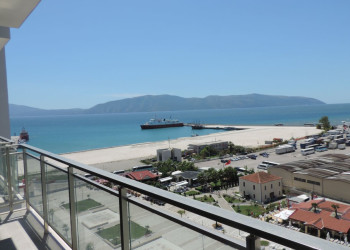 Вид на побережье с балкона. Влёра. Албания – фотографии Албании