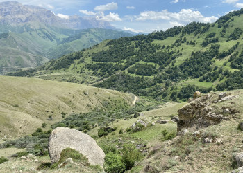 Виды перевала Актопрак в Кабардино-Балкарии, июнь – фотографии России