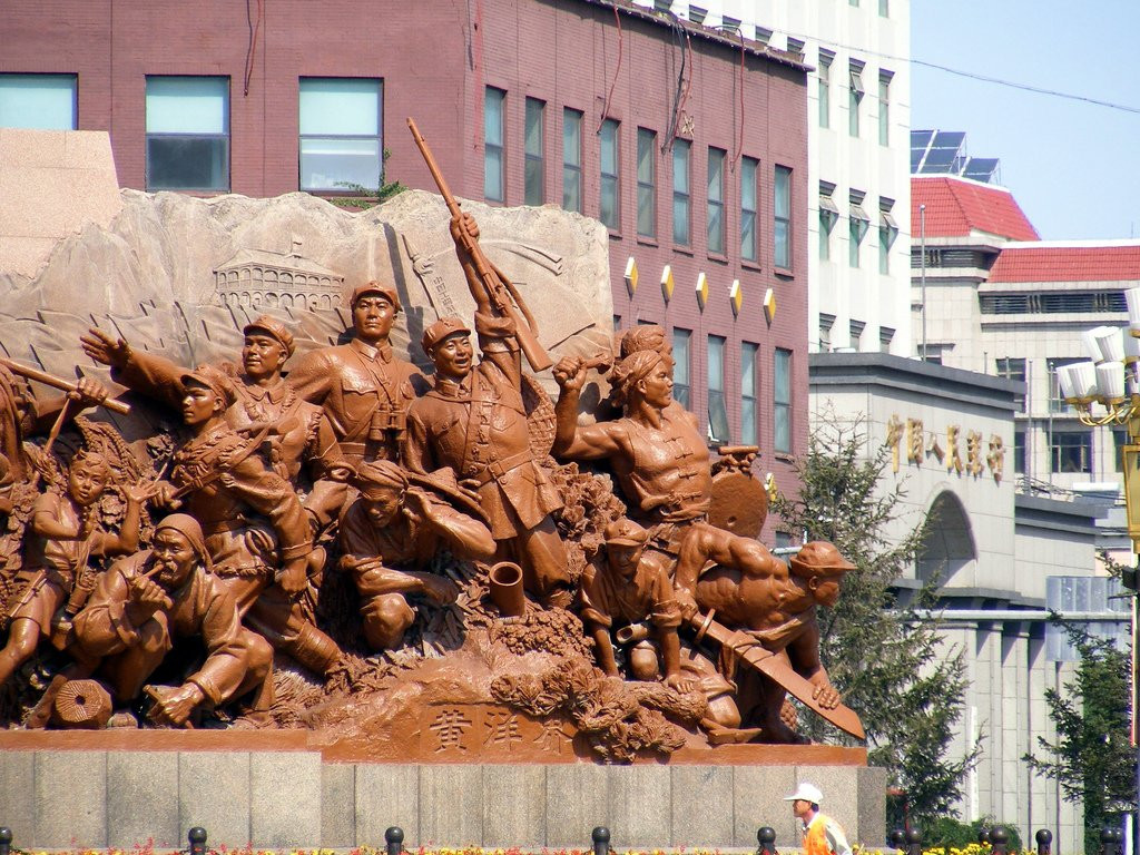 Mao Zedong's Statue – фотографии Китая
