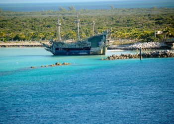 Корабль в Абако, Багамские острова. Фото 10 – фотографии Багамских островов