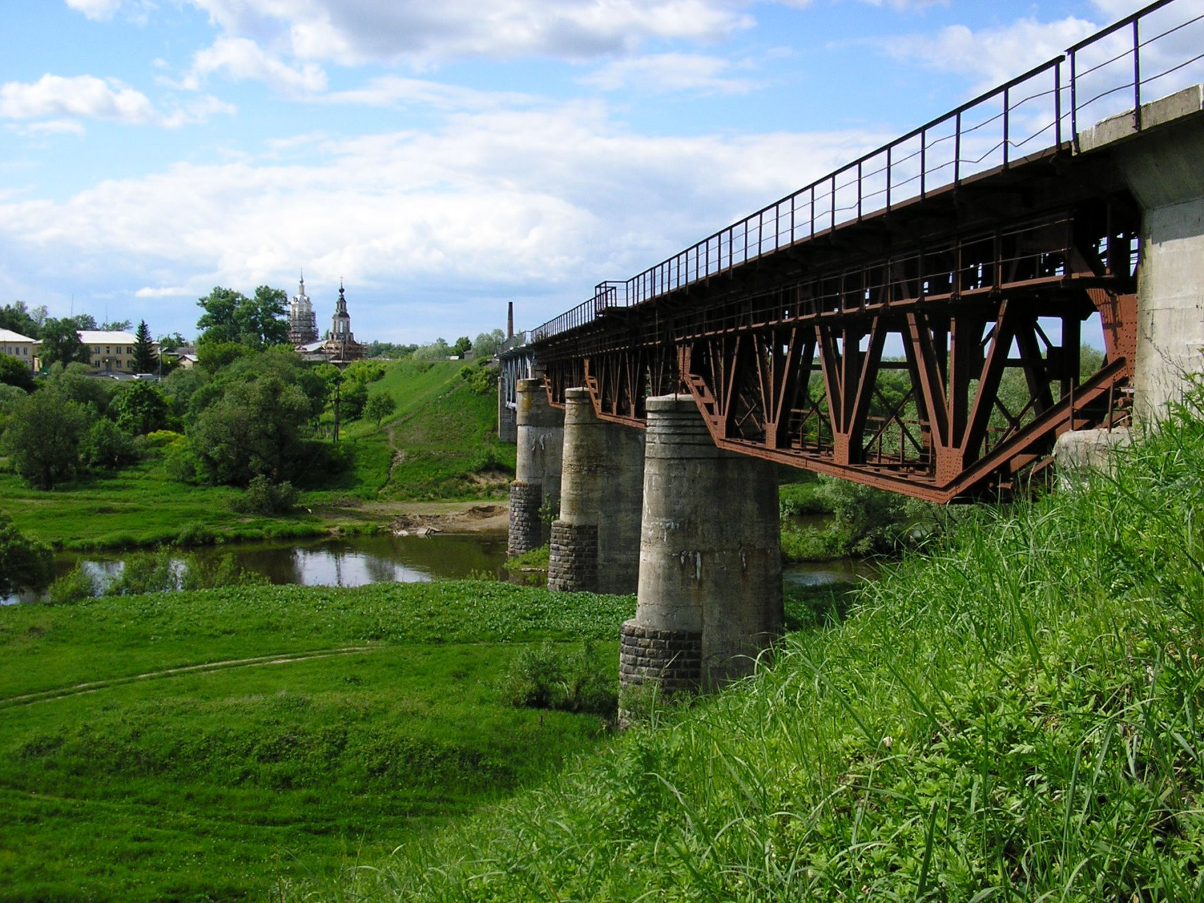 Мост в Козельске, Россия – фотографии России