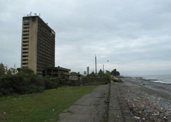 Берег в Очамчыра, Абхазия – фотографии Абхазии