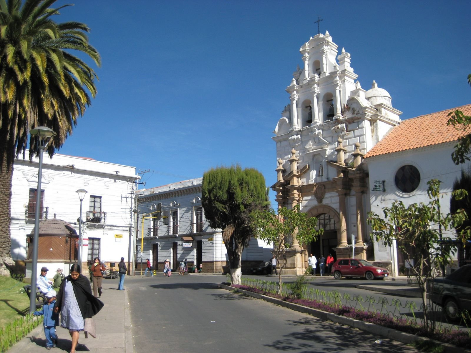 Улица в Сукре, Боливия. Фото 1 – фотографии Боливии