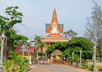 Храм в Кампоте, Камбоджа – фотографии Камбоджи