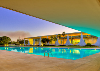 Дворец Алворада (Palácio da Alvorada) в Бразилиа – фотографии Бразилии