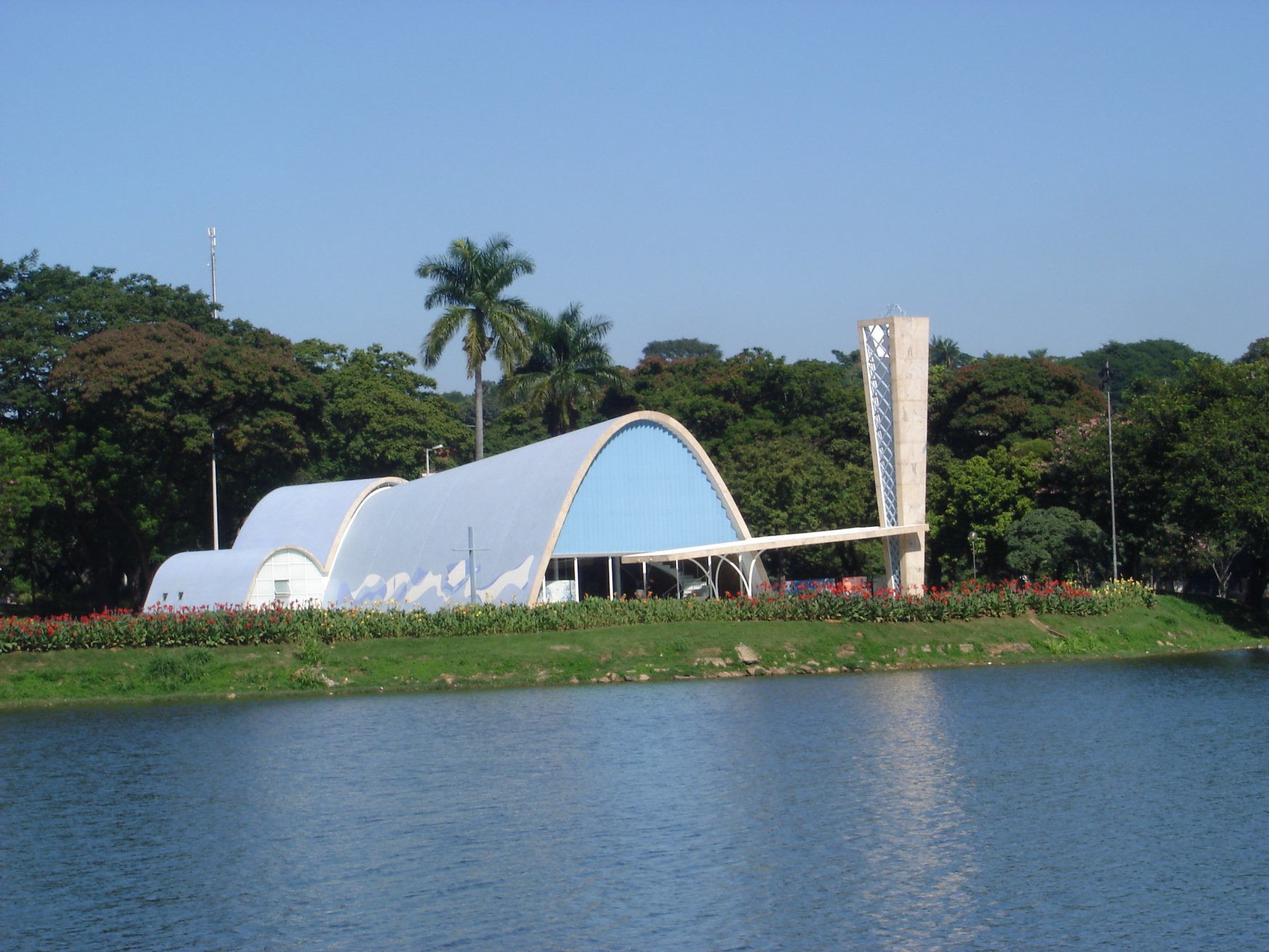 Набережная в Белу-Оризонти, Бразилия. Фото 1 – фотографии Бразилии