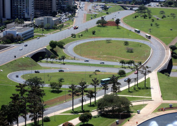 Вид на автодороги в Бразилиа, Бразилия – фотографии Бразилии