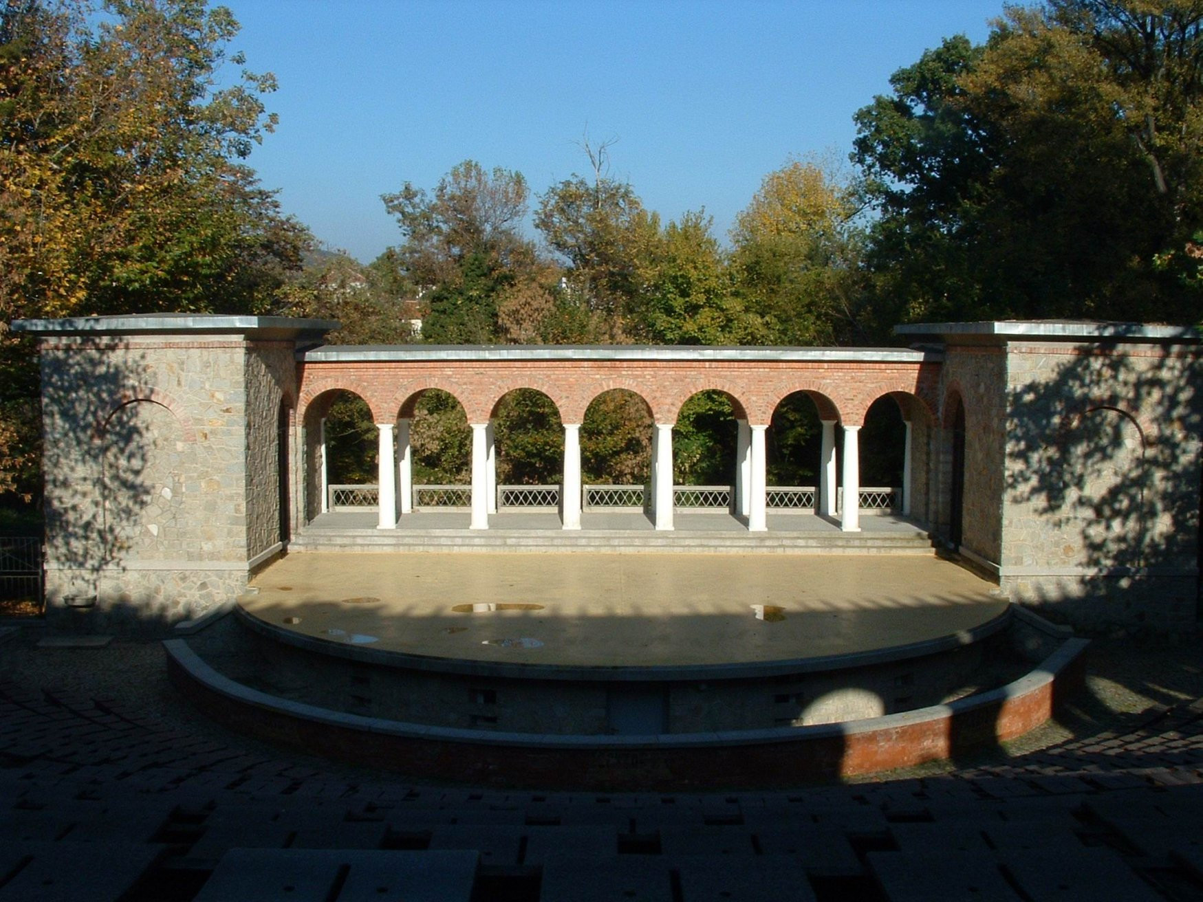 Достопримечательность в Хисаря, Болгария. Фото 1 – фотографии Болгарии