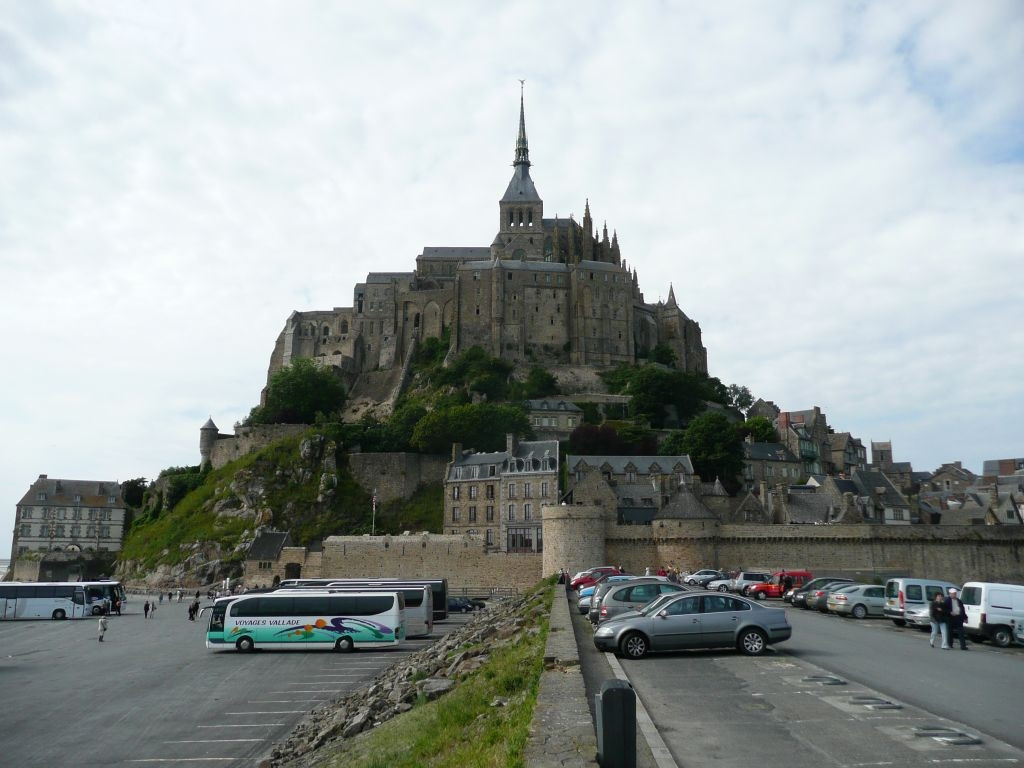 Транспорт в Мон-Сен-Мишель, Франция – фотографии Франции