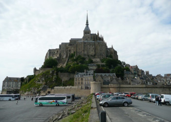 Транспорт в Мон-Сен-Мишель, Франция – фотографии Франции
