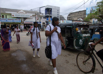 Школьницы в Джафне – фотографии Шри-Ланки
