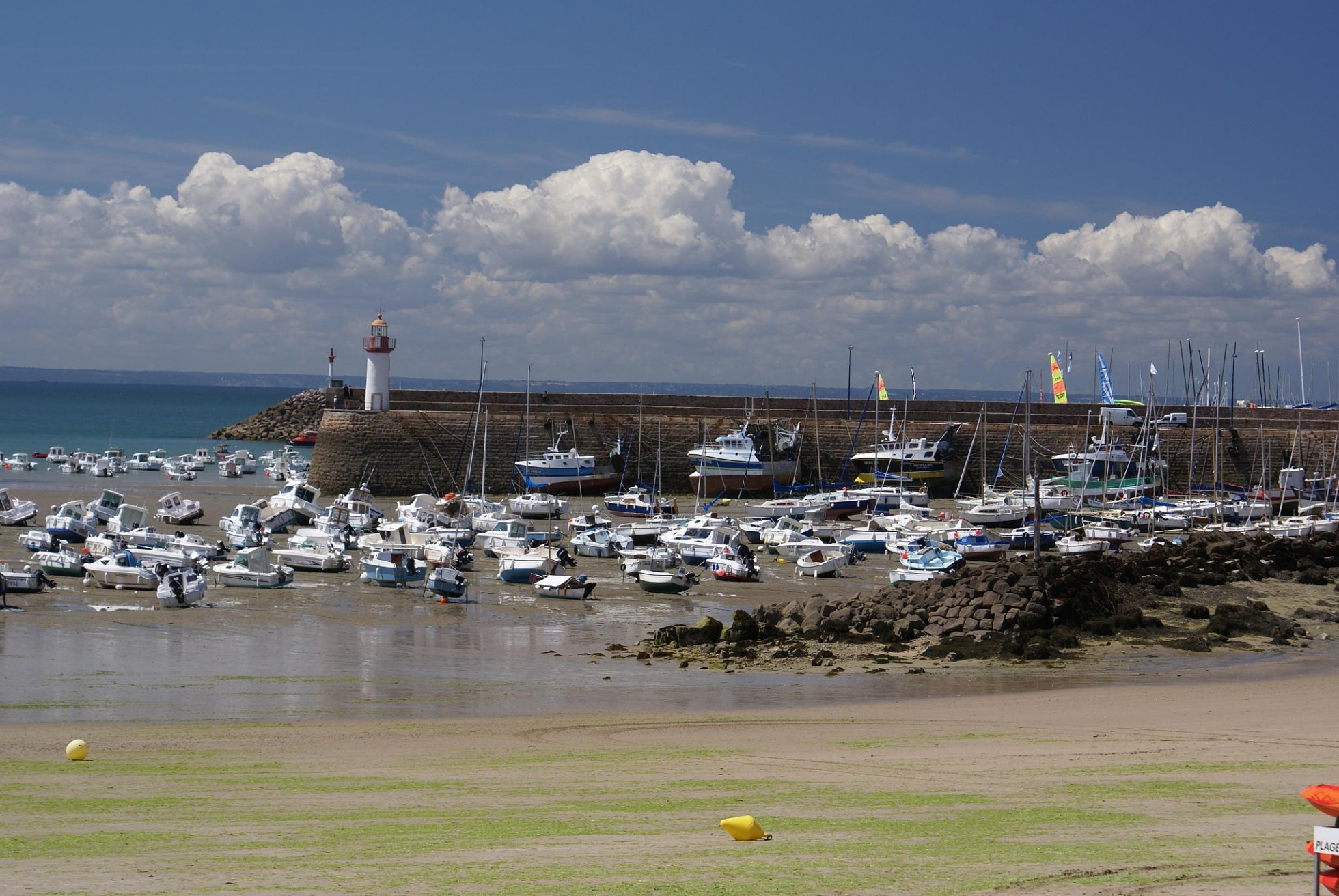 Лодки и парусники в Эрки, Франция. Фото 4 – фотографии Франции