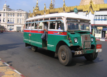 Транспорт в Ягоне, Мьянма – фотографии Мьянмы