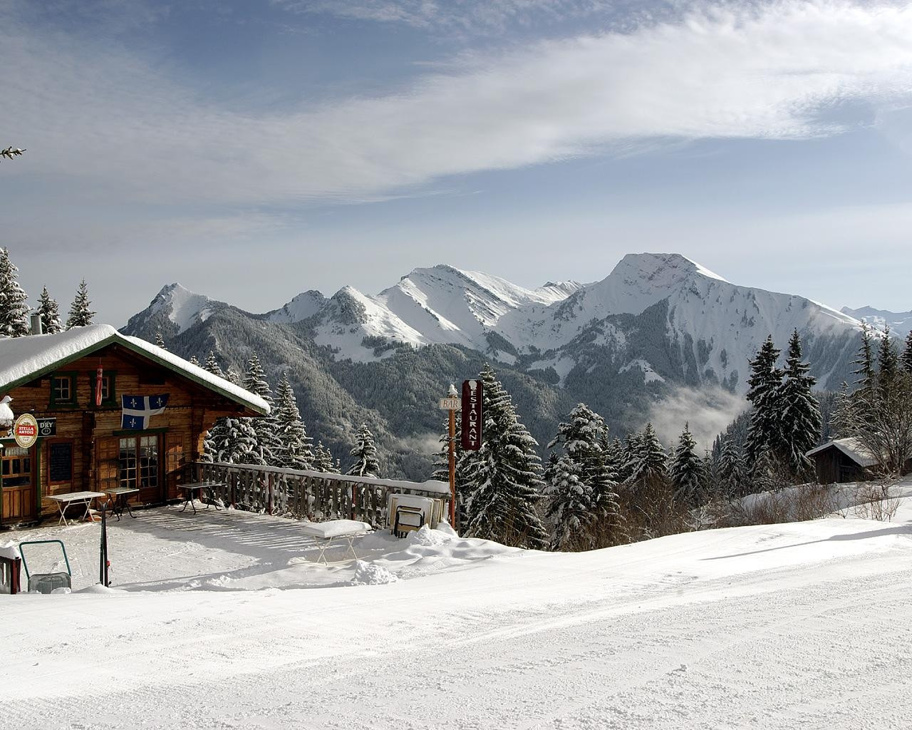 Сэн-Жан-Д'Ольп, Франция – фотографии Франции