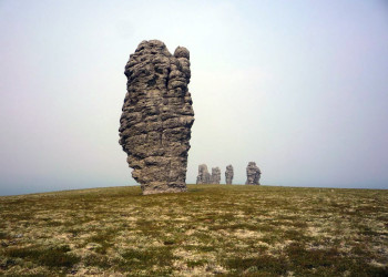 Гигантские столбы выветривания в Коми – фотографии России
