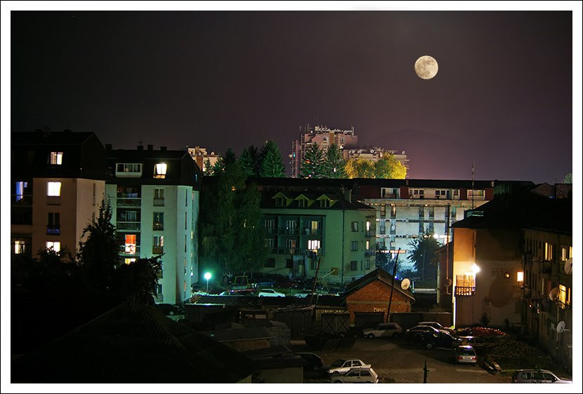 Ночь в Беране, Черногория – фотографии Черногории