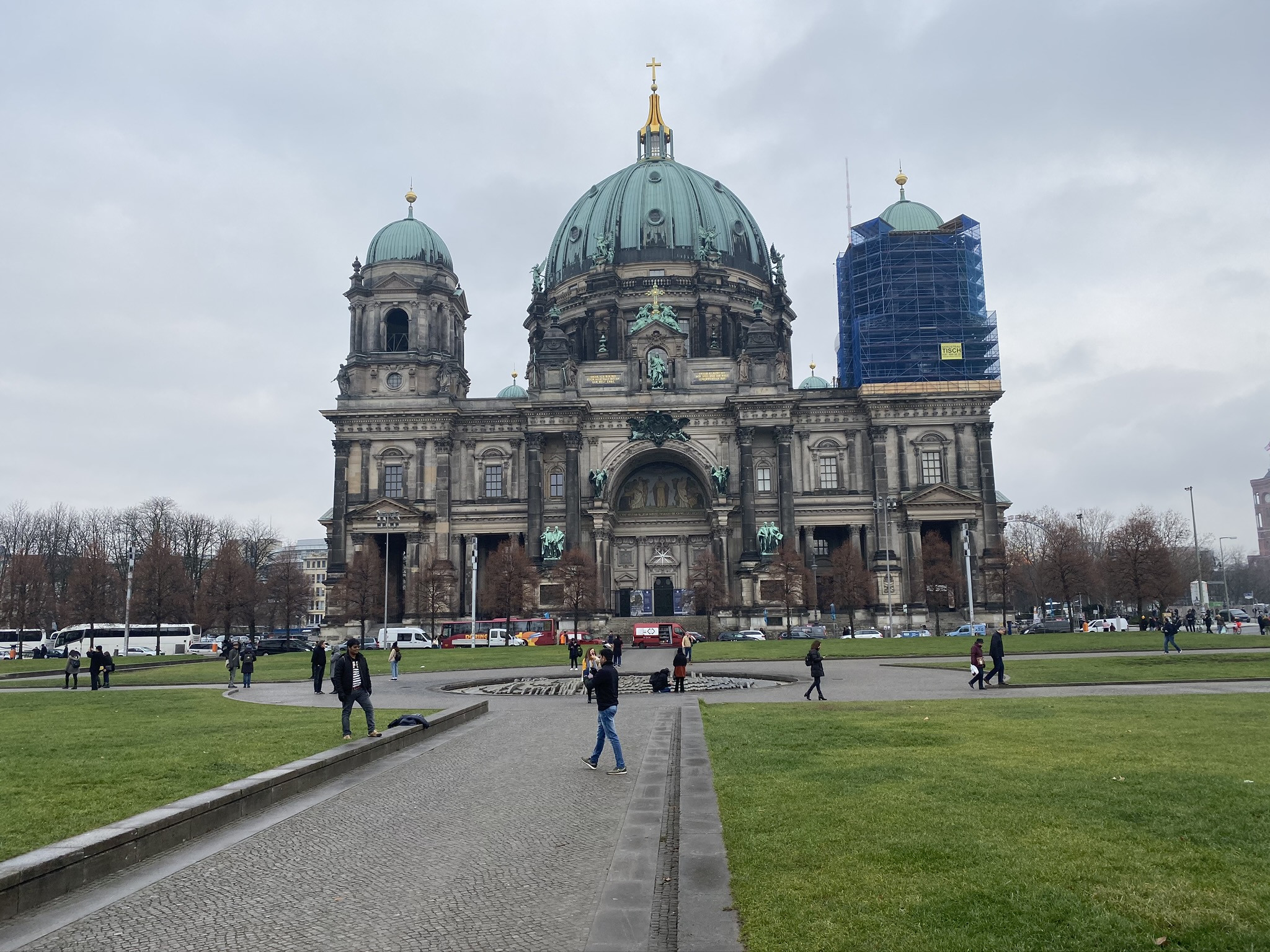 Берлинский кафедральный собор в декабре – фотографии Германии