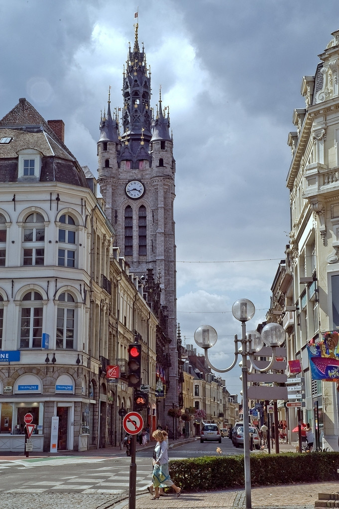 Дома в Дуэ, Франция – фотографии Франции