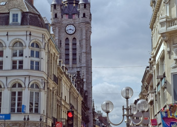 Дома в Дуэ, Франция – фотографии Франции