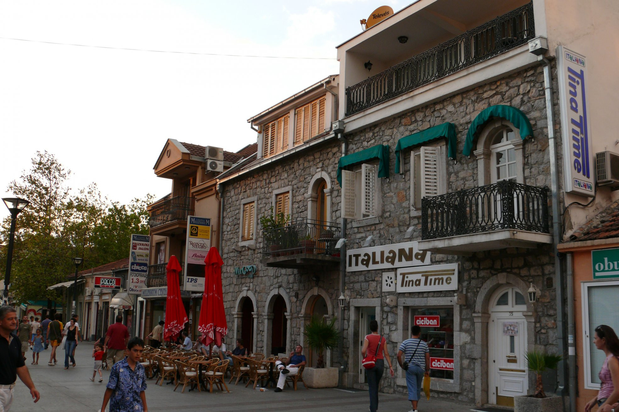 Улица в Подгорица, Черногория. Фото 6 – фотографии Черногории