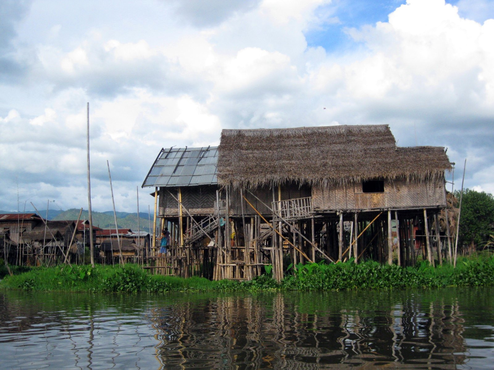 Дом на воде – фотографии Мьянмы